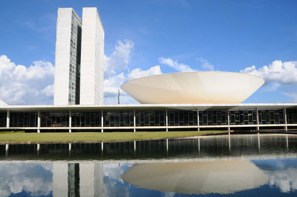 Comissão aprova programa para capacitar e incluir donas de casa no mercado de trabalho