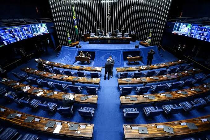PEC que reduz jornada para 40 horas e prevê fim da escala 6x1 aguarda análise do Senado